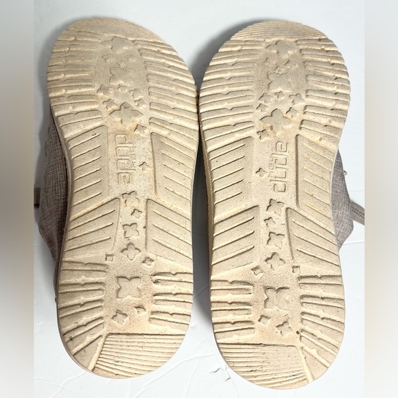 Hey Dude Shoes Wendy Chambray Beige Casual Slip Ons Womens Size 7 - Picture 8 of 9